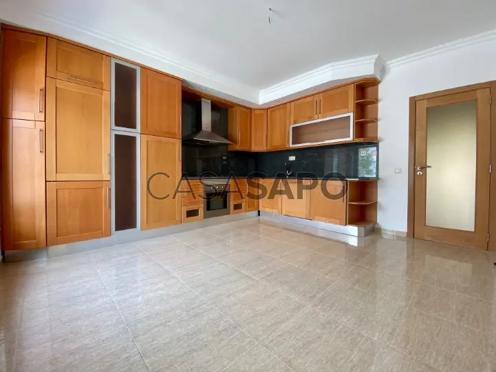 Apartamento T4 à venda em Malveira e São Miguel de Alcainça, €585.000